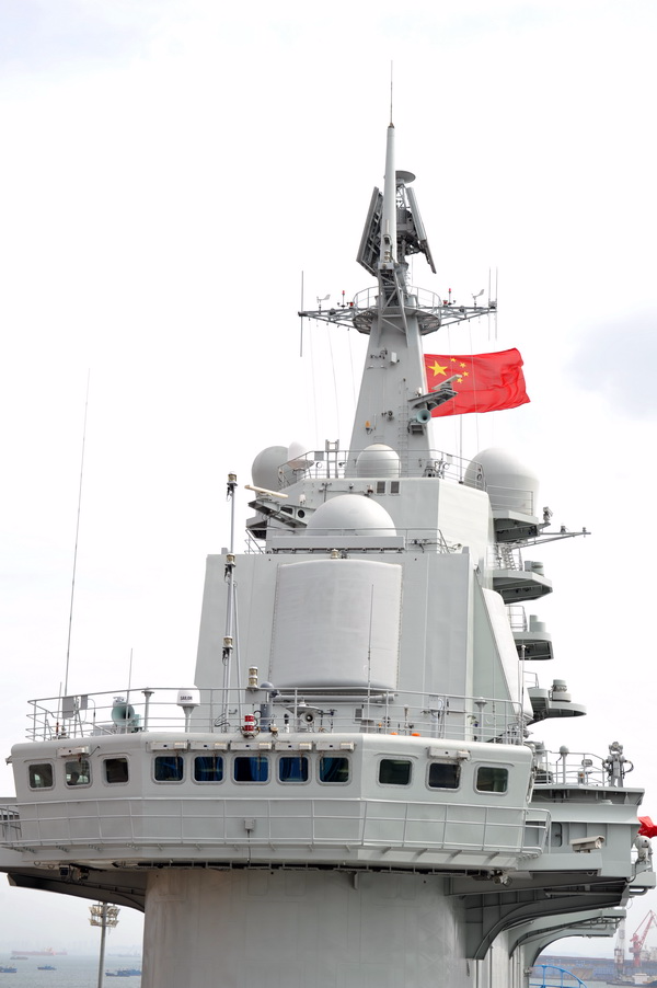 探访中国海军第一艘航空母舰辽宁舰