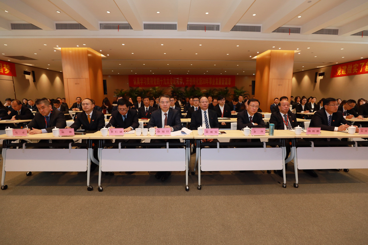 【十九大时光】十九大报告引发企业党员干部职