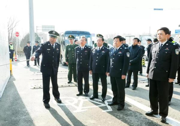 2月25日,公安部党委书记,部长赵克志在北京,河北实地检查环京"