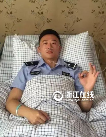 衢州24岁民警累晕在值班室 还没去医院就想回