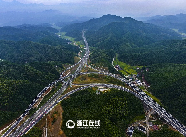 龙浦高速公路今日正式通车 打造浙闽旅游线