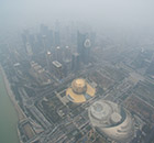 航拍：雾霾来袭的杭州