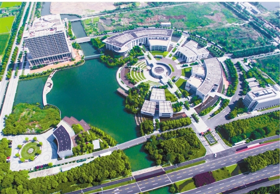 加快建设湖州丝绸小镇 全力打造吴兴东部新城