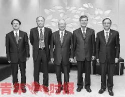 从左至右：吴朝晖、杨卫、路甬祥、潘云鹤、林建华。 图片来自微信朋友圈