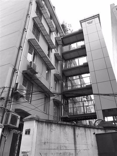 杭州第一部老小区加装电梯即将完工 上城区新