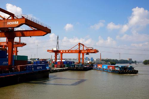首个内河港船舶港口污染物接收转移处置管理办