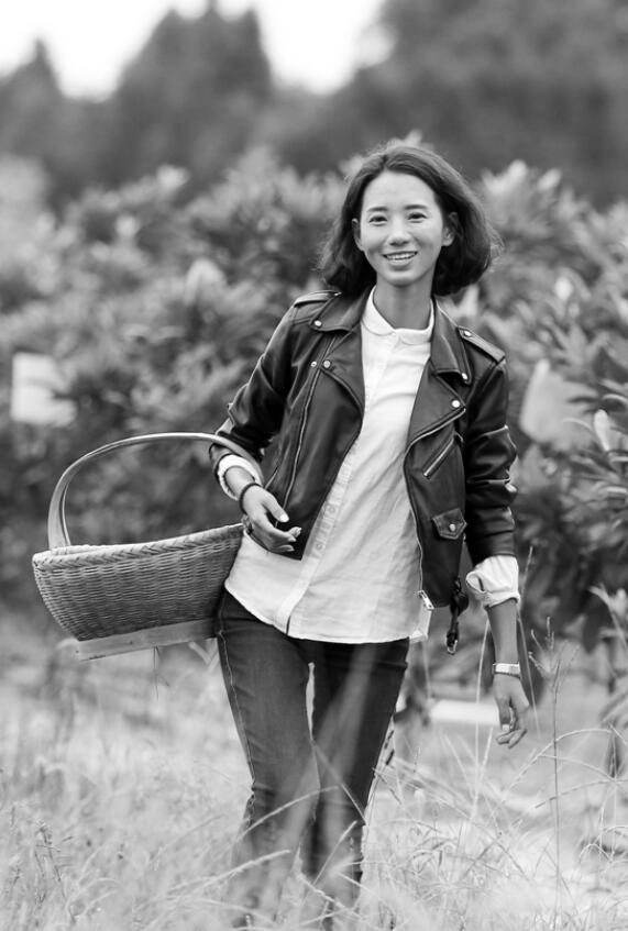 老母鸡100%吃五谷杂粮长大 海归美女农场主的生意经-浙江新闻-浙江在线