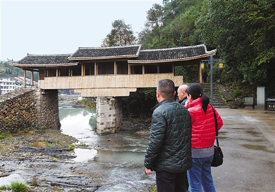 水冲毁的泰顺国宝级廊桥昨日圆桥 廊桥重生 乡