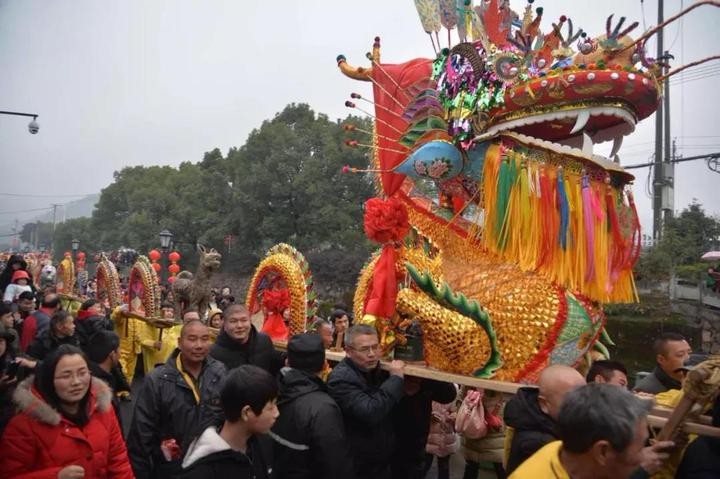 河上龙灯胜会,你也赶去凑热闹了吗