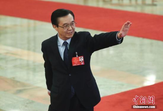 3月9日，商务部部长高虎城在两会“部长通道”接受记者采访。<a target='_blank' href='http://www.chinanews.com/'></table>中新社</a>记者 杜洋 摄