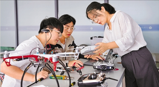 从“学院”到“大学”，职业本科在崛起