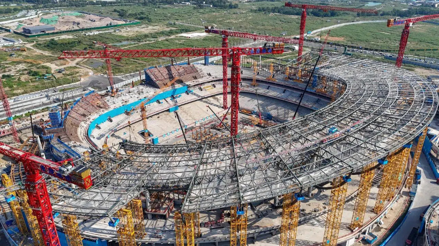半璧已成！杭州余杭国际体育中心足球场西区钢屋盖建成