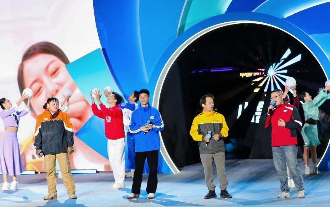 小哥之夜，致敬穿梭街巷的你