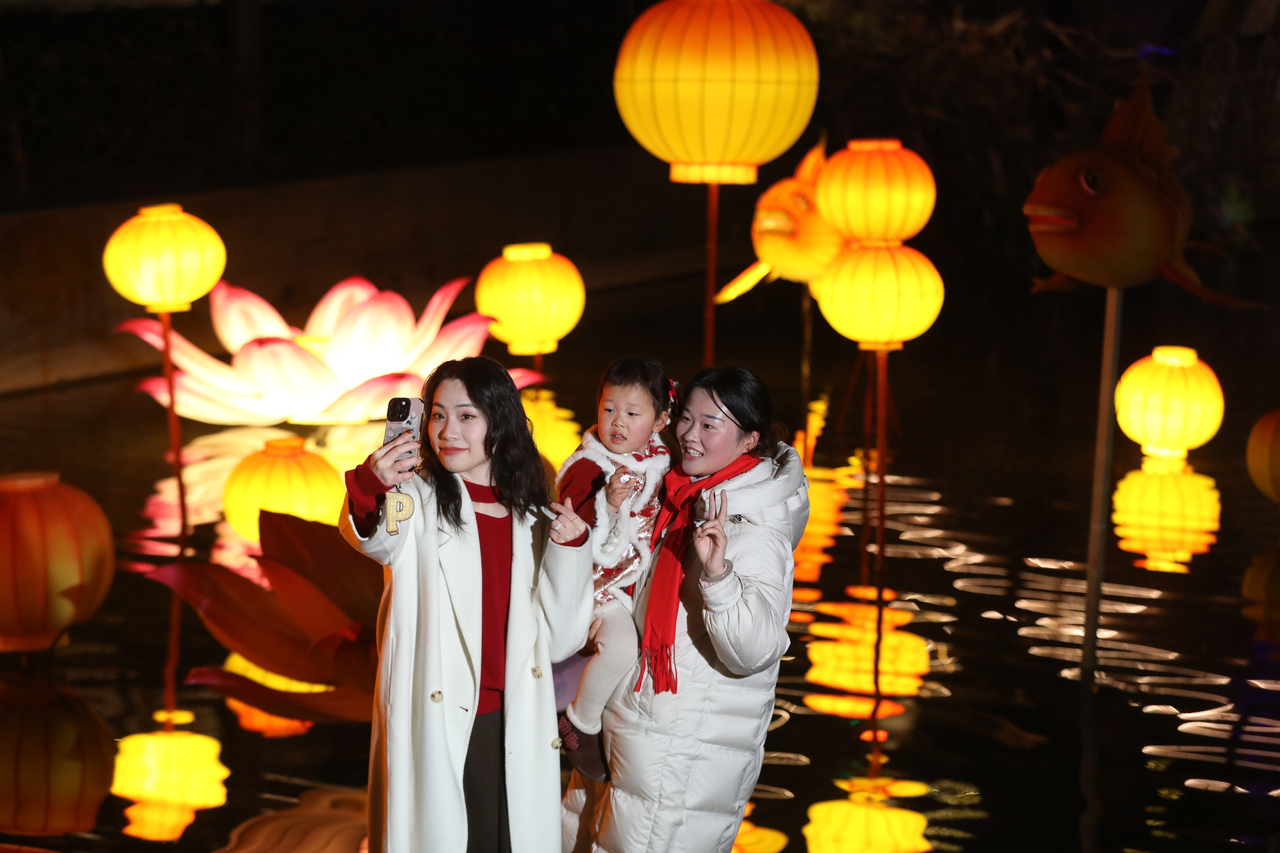 湖州水乡亮灯迎新春