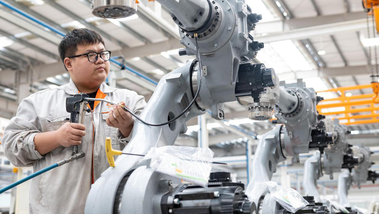 开足马力赶订单 钱江机器人迎来“开门红”