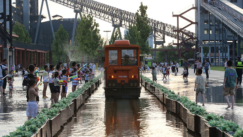 工业遗存变身清凉夏日乐园