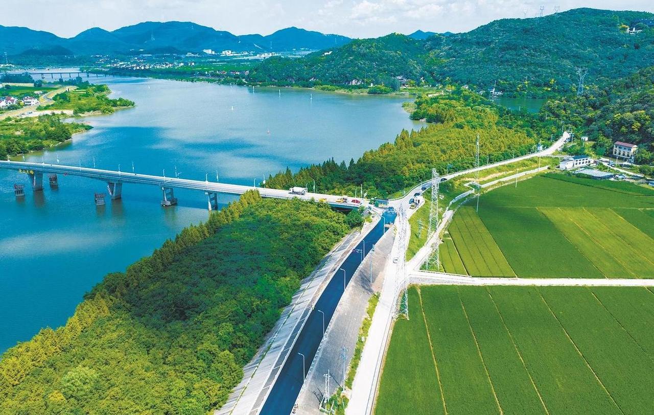 重塑滨水空间