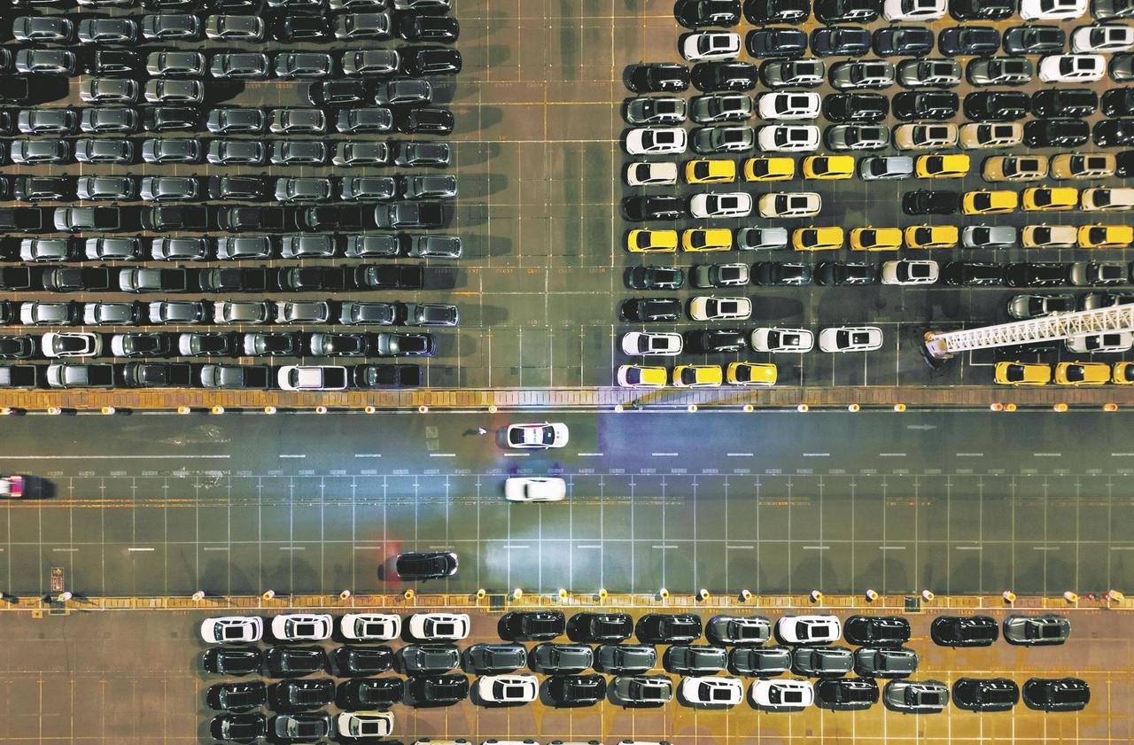 万车“出海”忙
