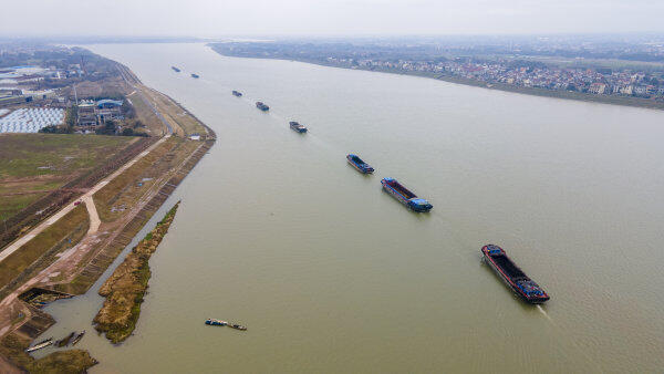 钱塘江航道水路运输忙