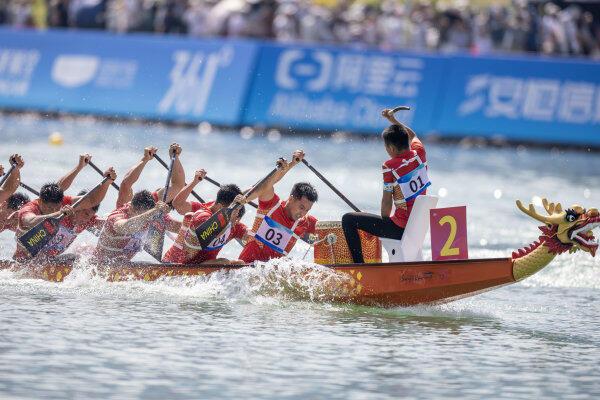 杭州亚运会龙舟项目开赛 中国队包揽男女200米直道竞速赛金牌