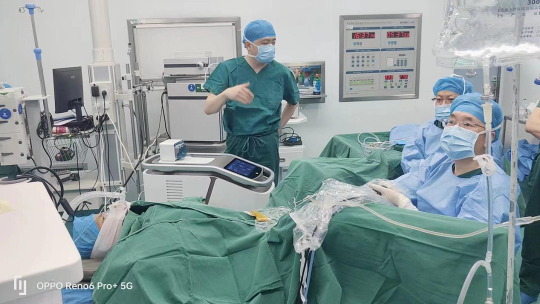 宁波援疆医生开展新疆首例蓝激光前列腺手术