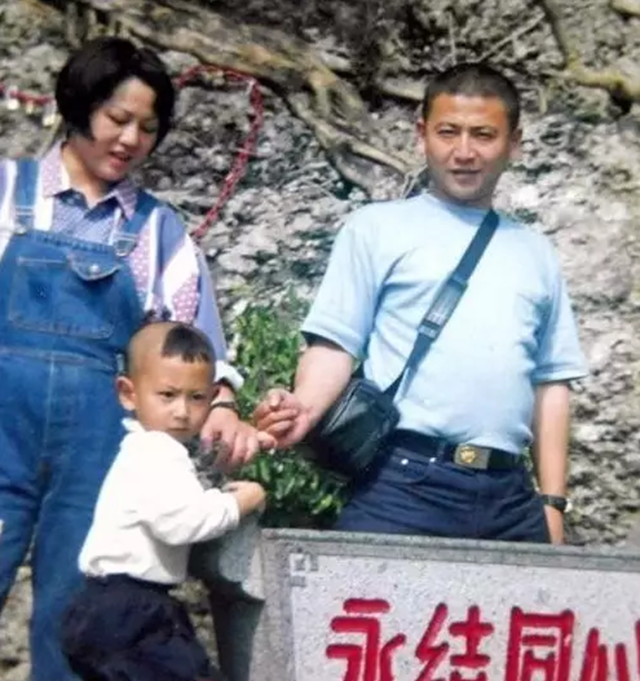 英雄的儿子好样的！“海空卫士”王伟之子继承遗志当军人