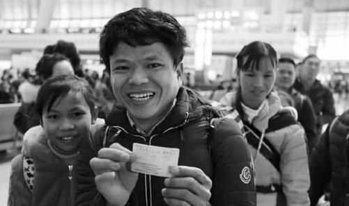 春运次日 杭州火车东站来了一群外国志愿者