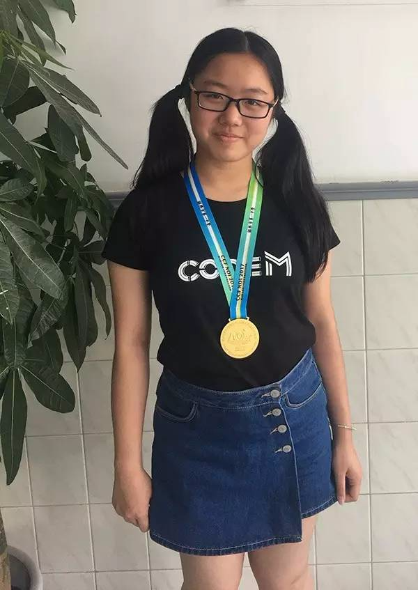 在刚刚结束的第34届全国青少年信息学奥林匹克竞赛中,高二女生毛嘉怡