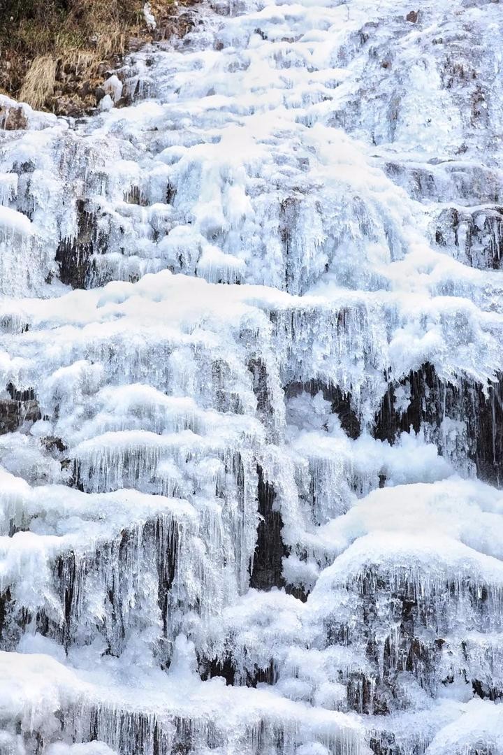 庆元百山祖温度跌破零下10度 美丽冻人现冰瀑奇观!