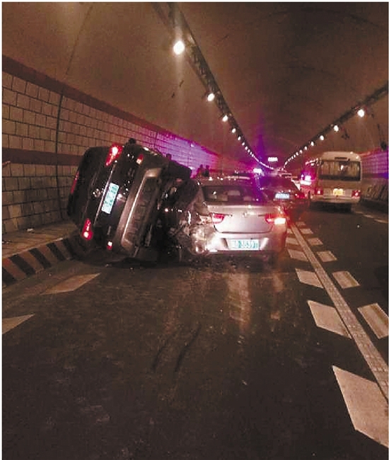 浙江宁波车祸图片