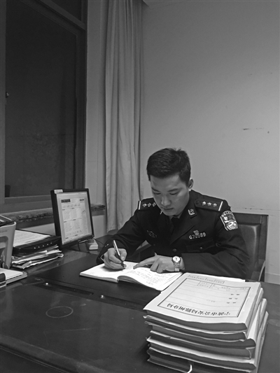 警界赤子的长征之路