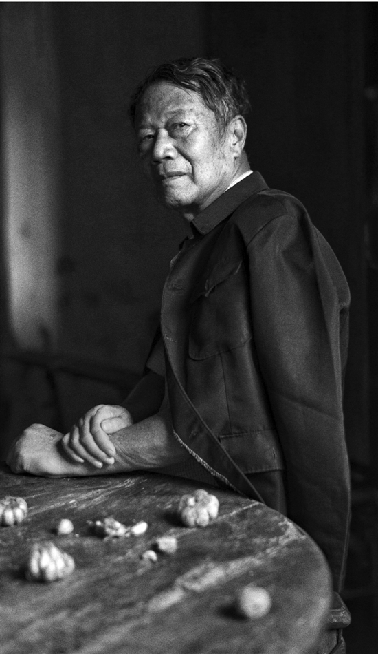 拍写真写剧本拍办个展 柯桥82岁花样爷爷你说潮不潮