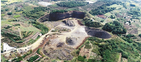 在嵊州市崇仁镇木马峧建筑石料矿废弃矿山,绍兴市国土资源局地矿处的