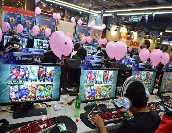 浙江省首例 小情侣因盗用英雄联盟网吧特权被提起公诉